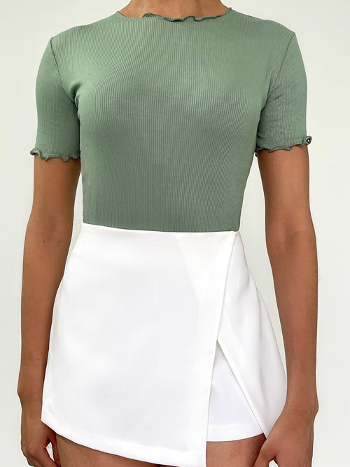Blusa Runche En Las Mangas Y Cuello.