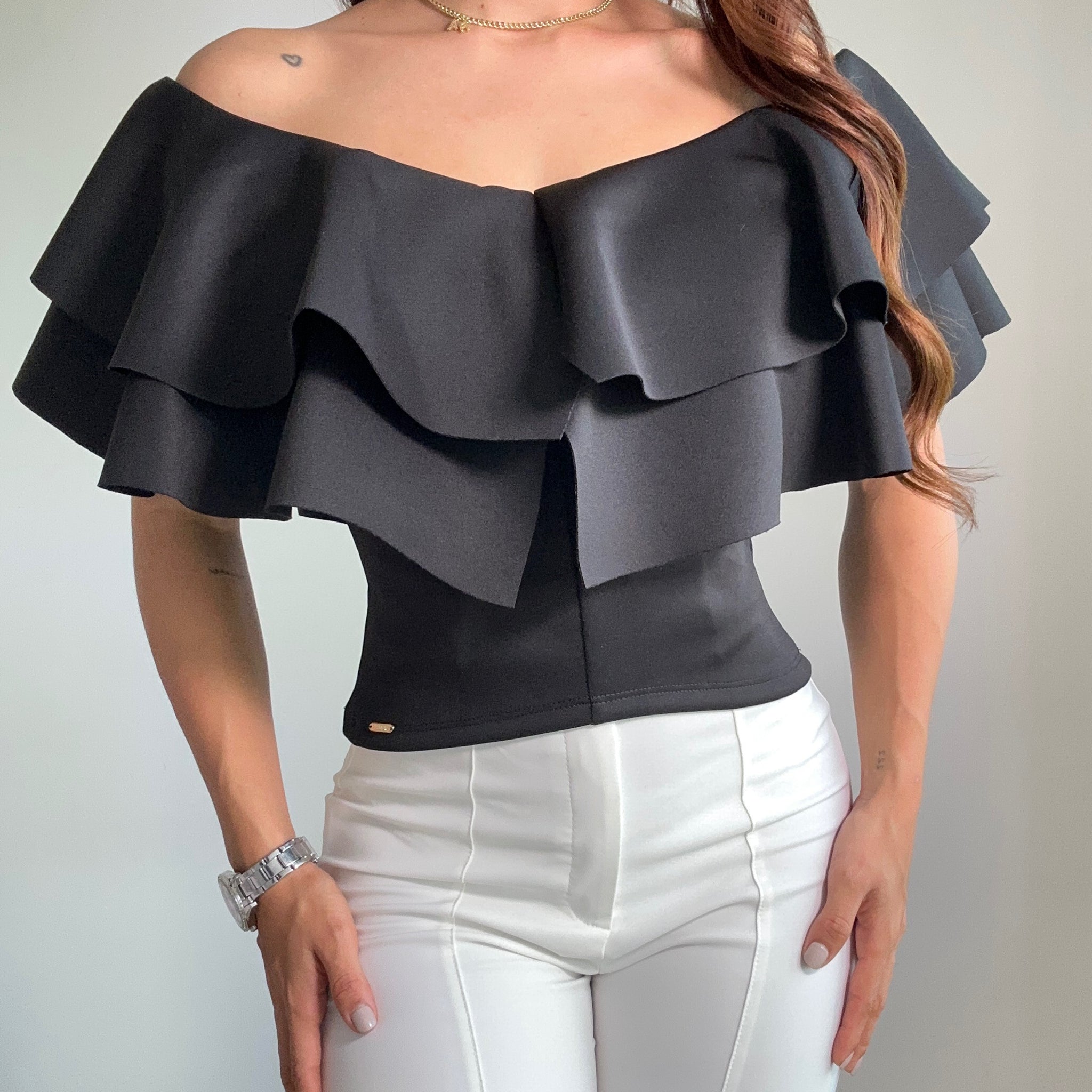 Blusa Corta Cuello En U Dos Boleros
