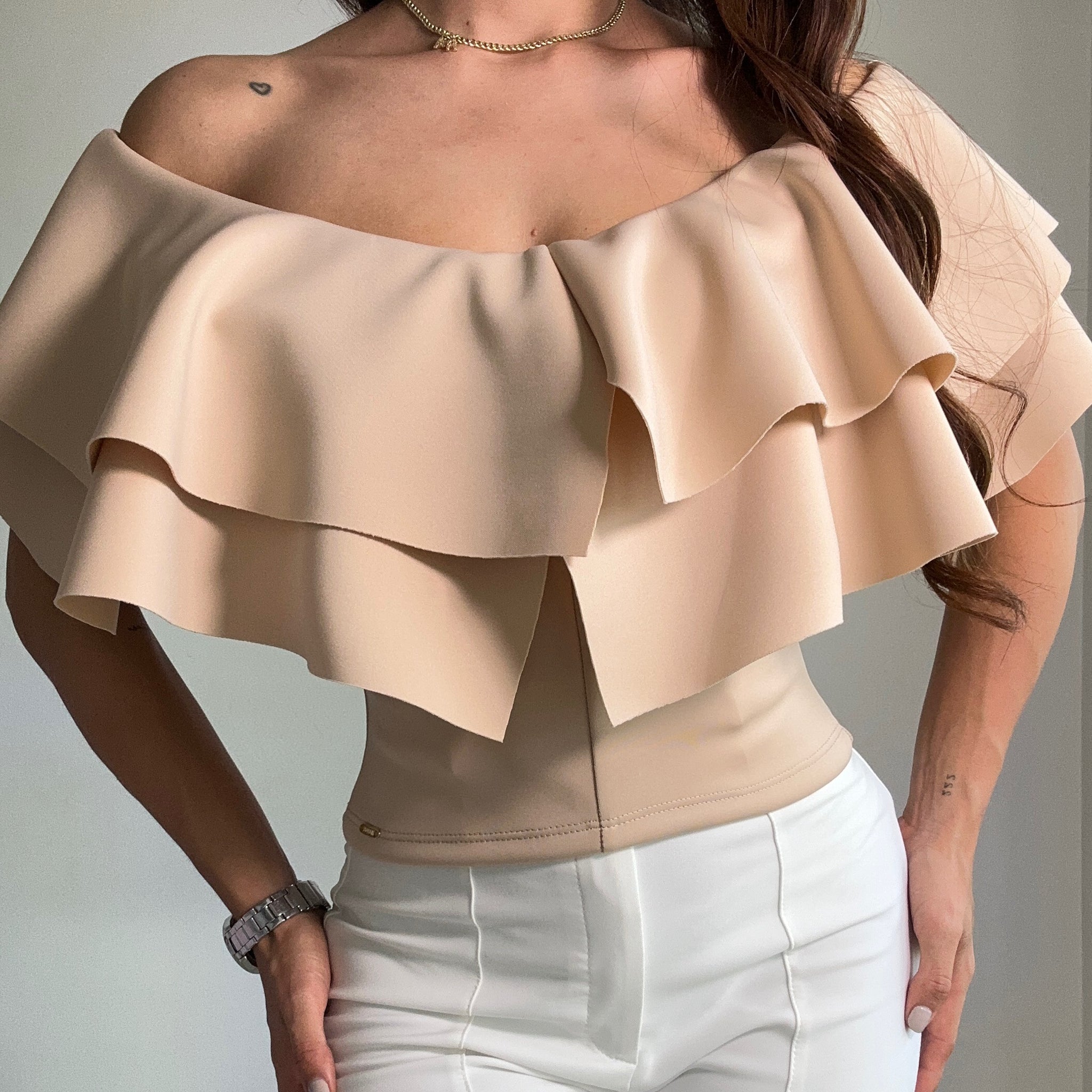 Blusa Corta Cuello En U Dos Boleros