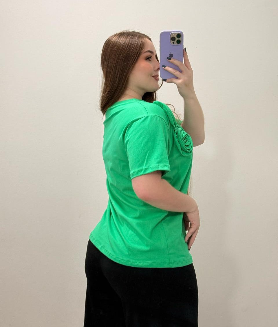 Camiseta Manga Corta Con Flores 3D Plus