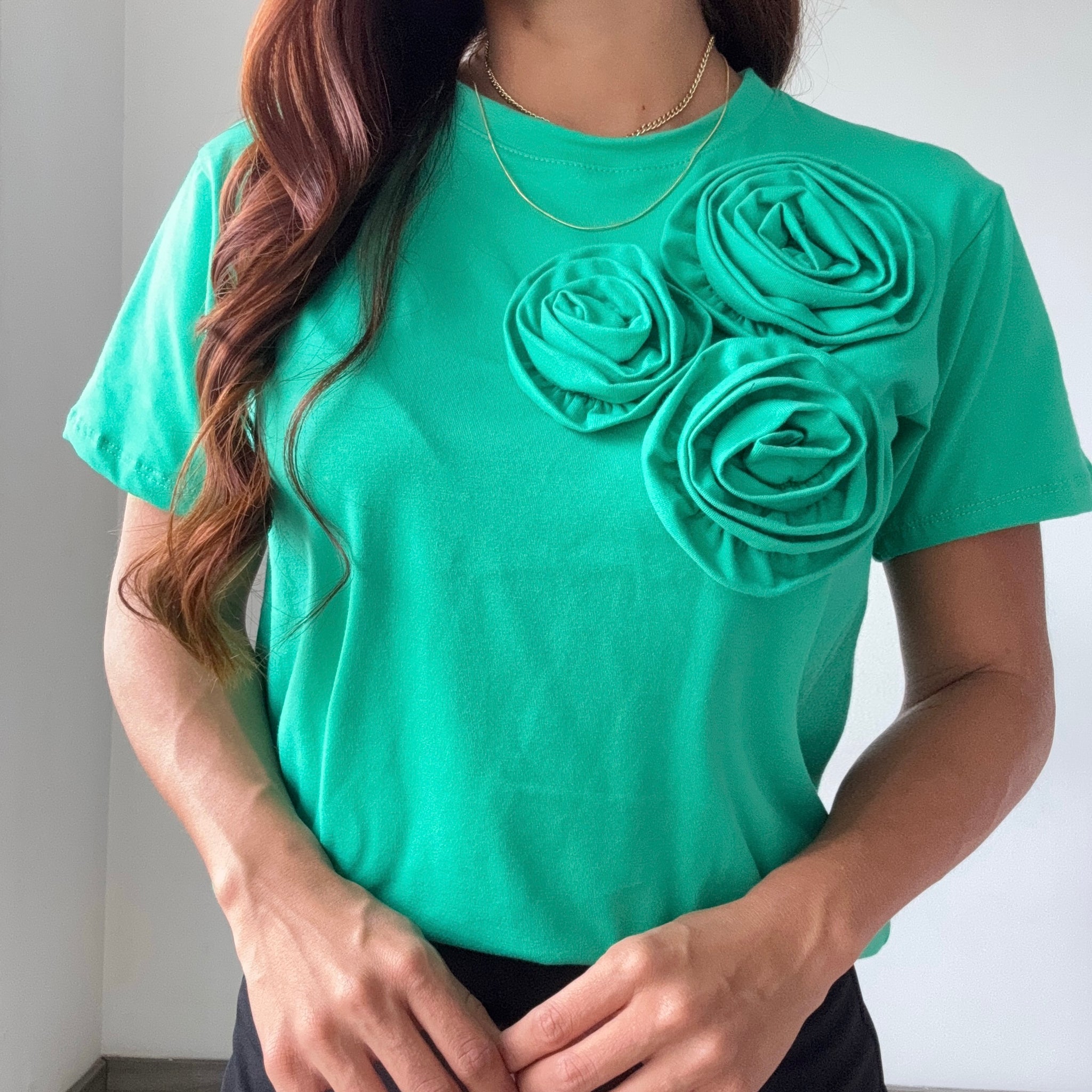 Camiseta Manga Corta Con Flores En 3D