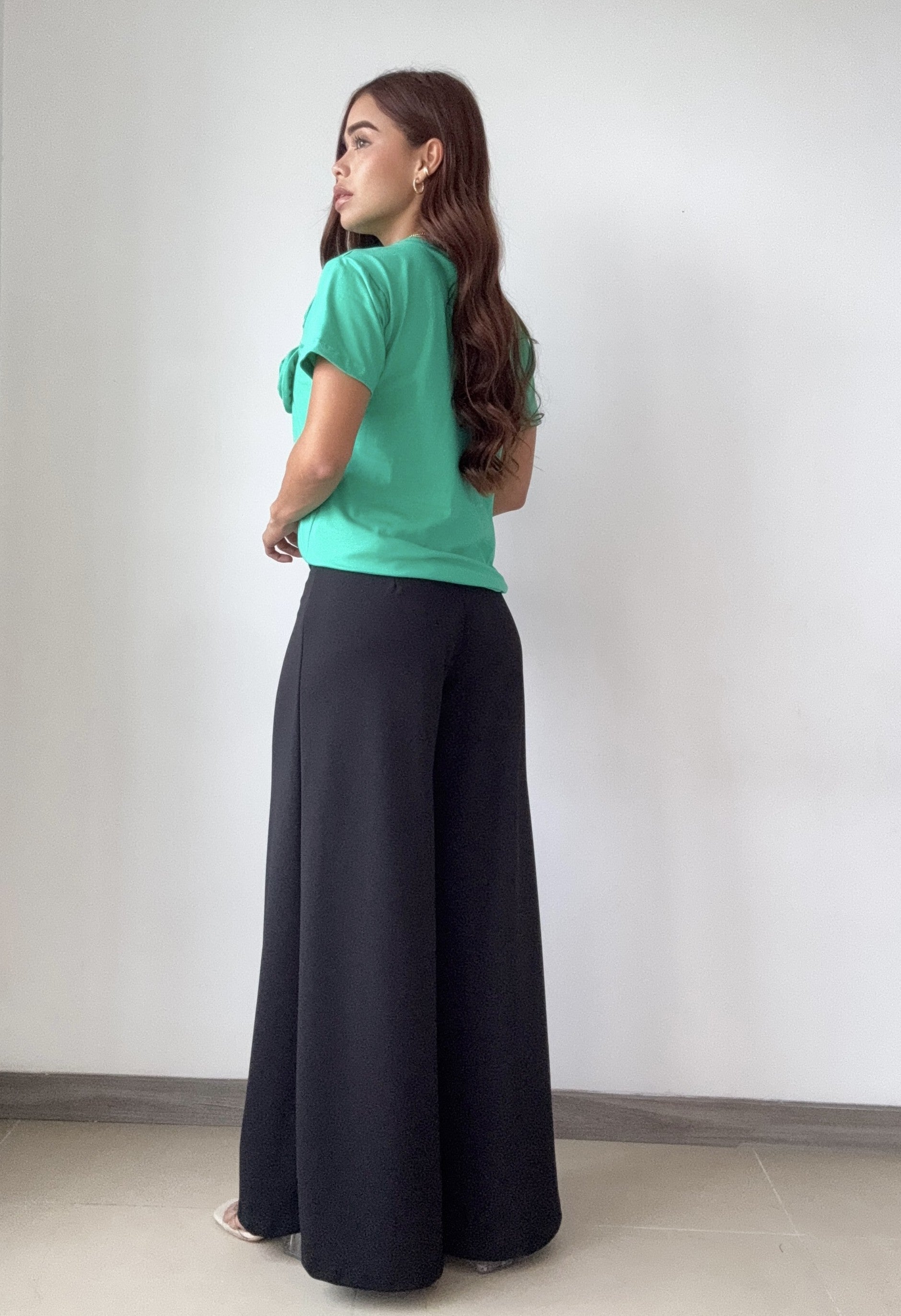 Camiseta Manga Corta Con Flores En 3D