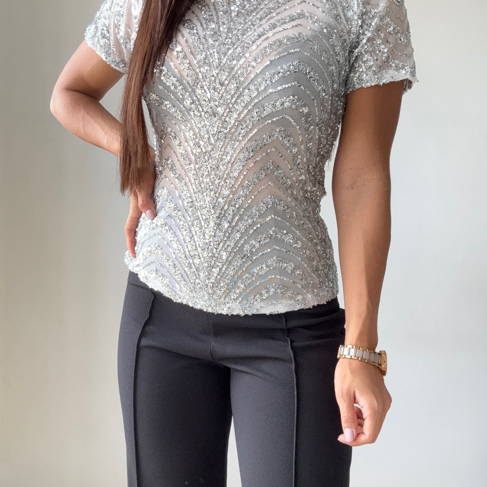 Blusa Con Lentejuelas Manga Corta
