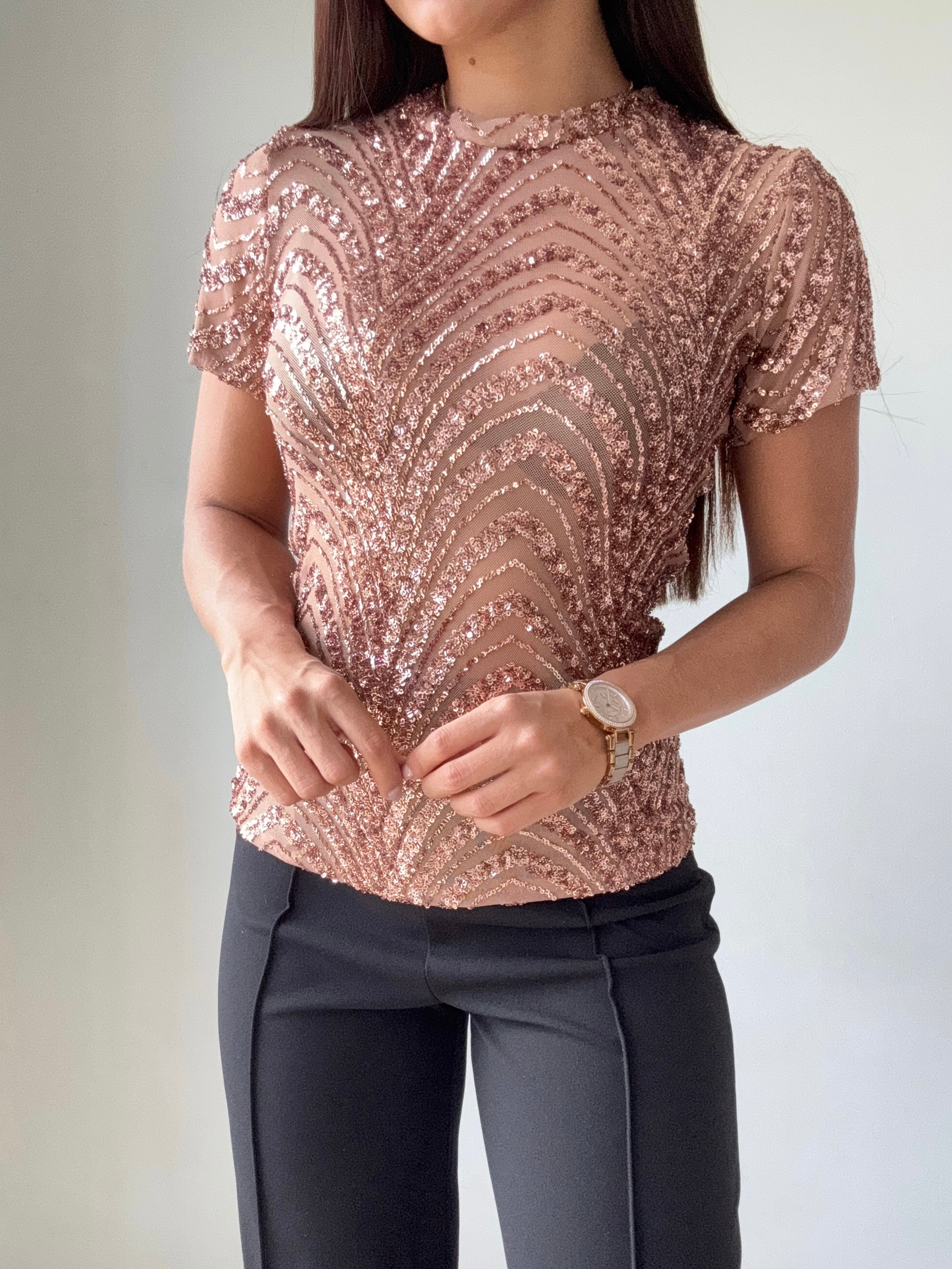 Blusa Con Lentejuelas Manga Corta