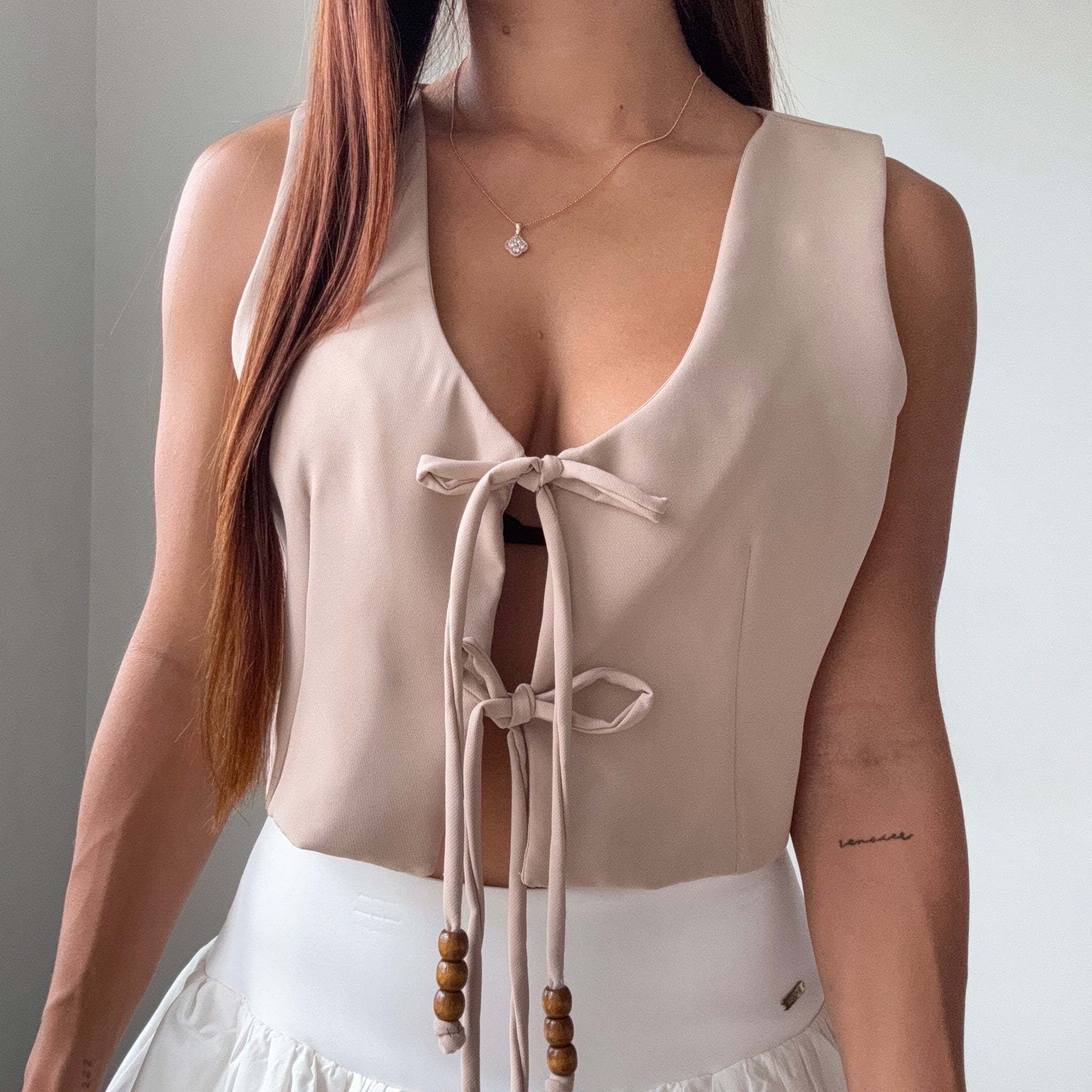 Chaleco Manga Sisa Cordones Frontales