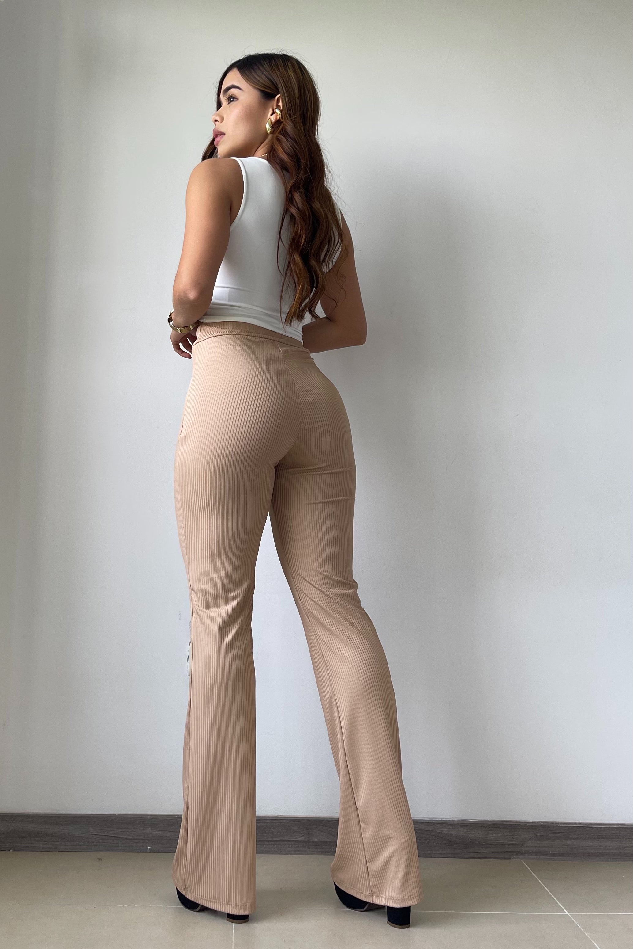 Pantalon Bota Ancha Unicolor