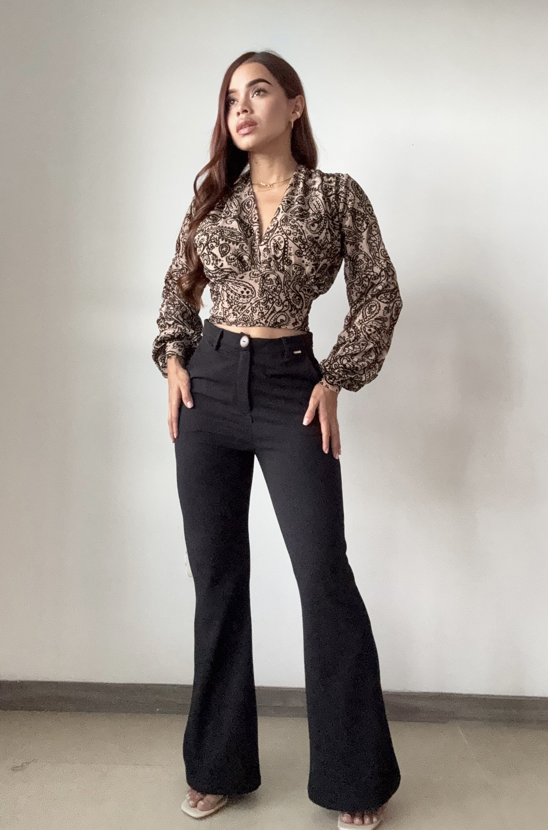 Pantalon Bota Ancha Con Bolsillos