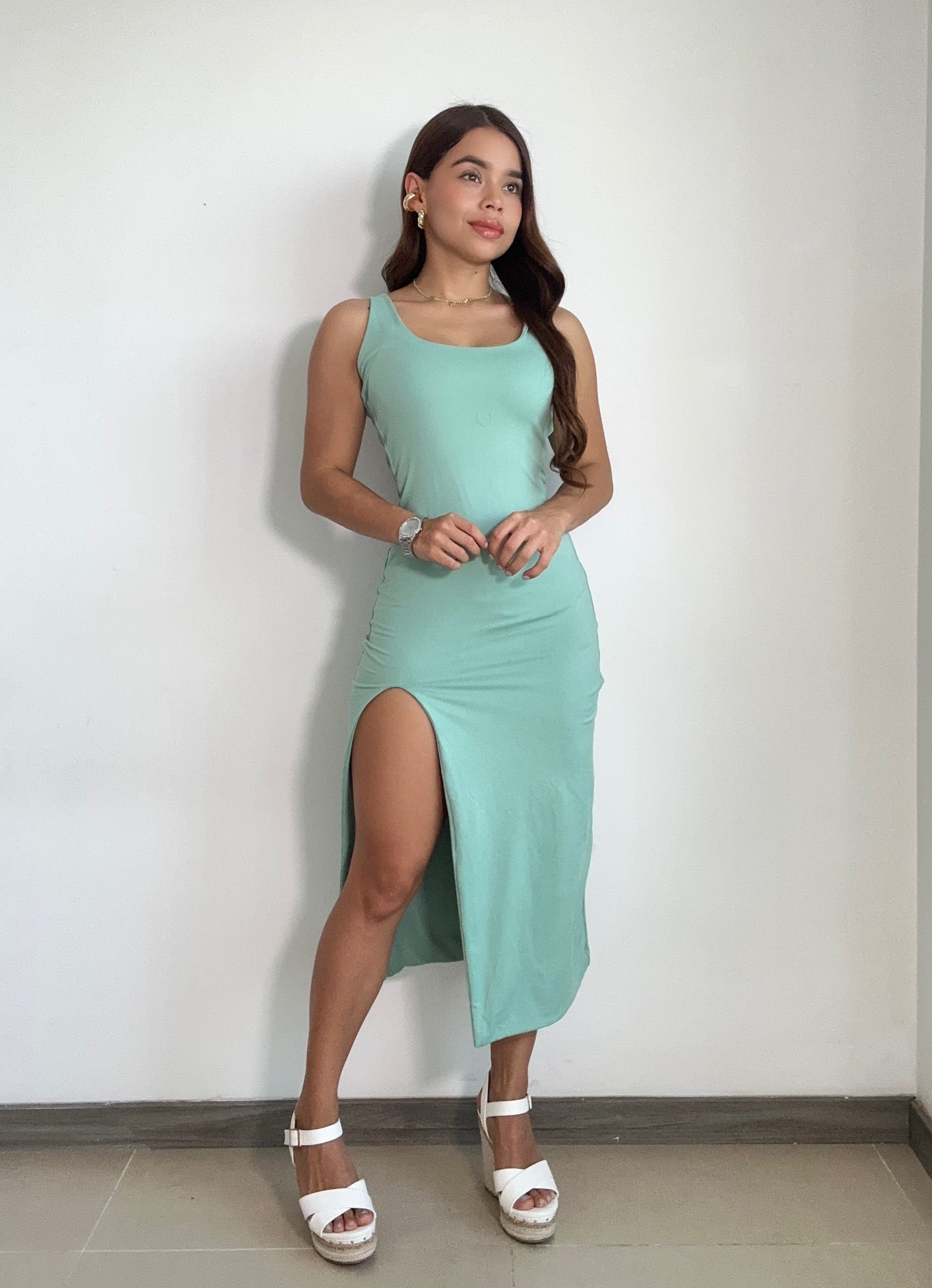 Vestido Abertura Tira Cuello Cuadrado