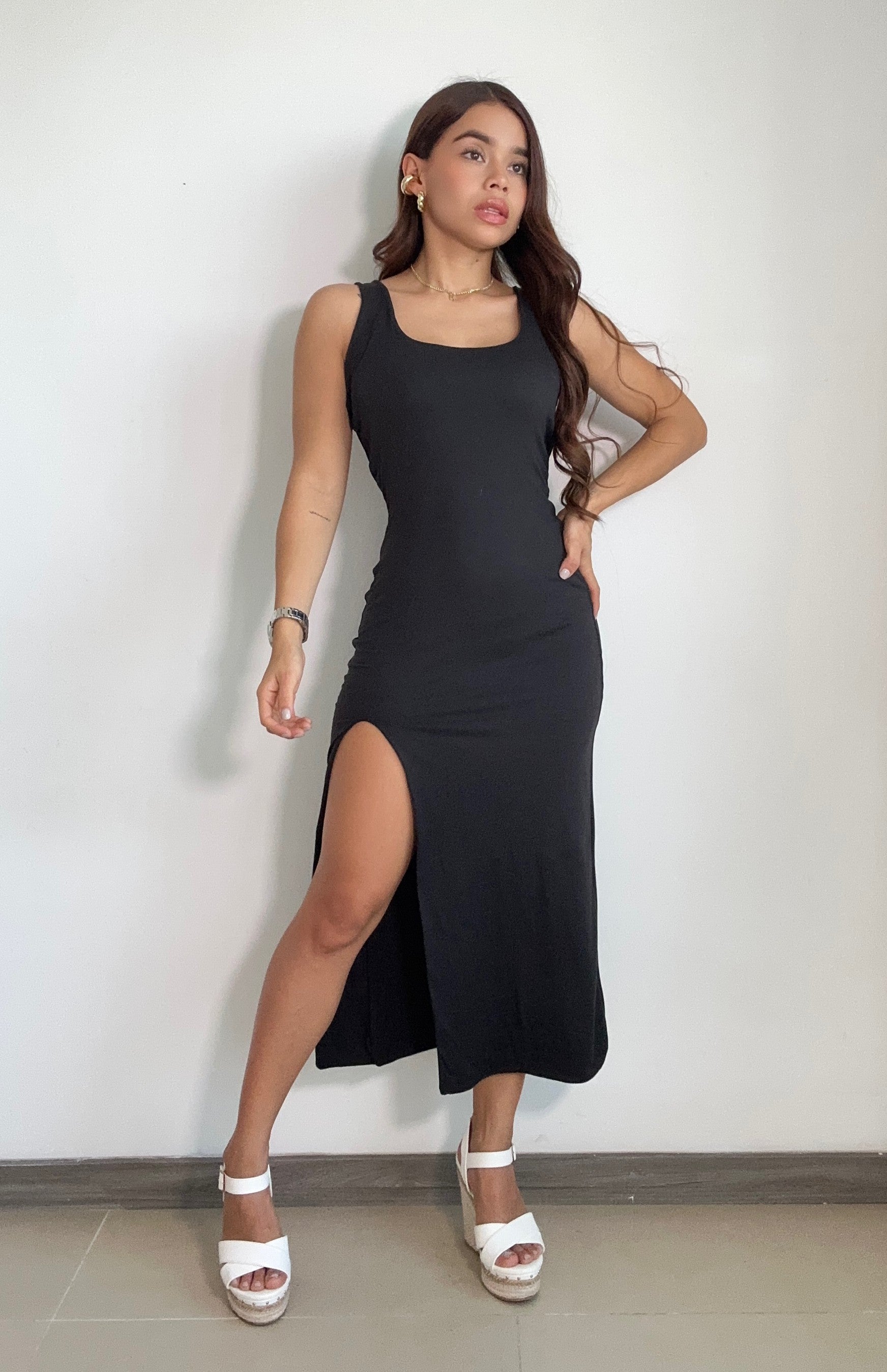 Vestido Abertura Tira Cuello Cuadrado