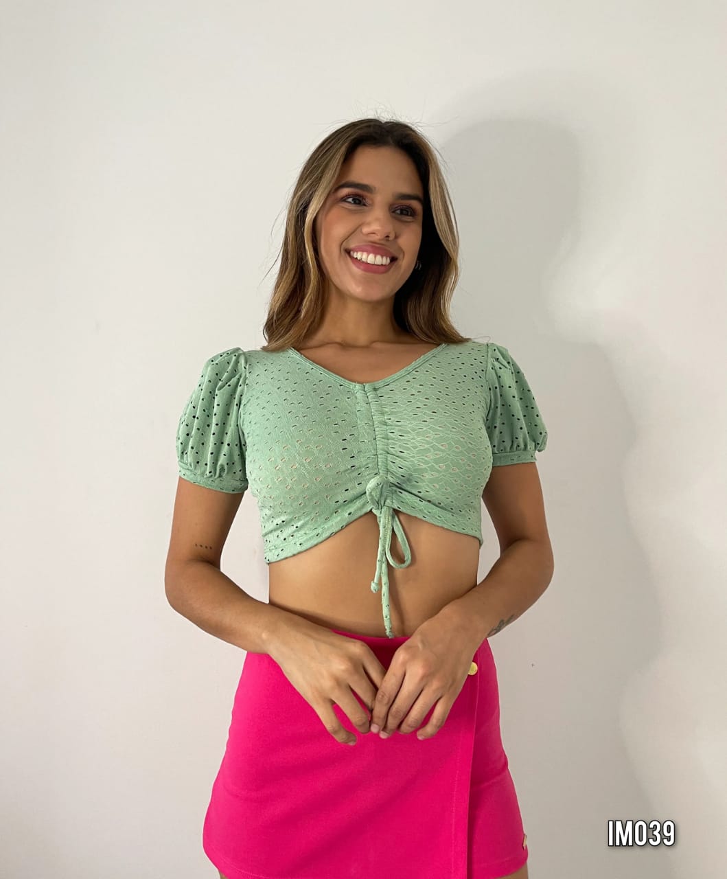 Blusa Corta Zurcida Centro Manga Corta