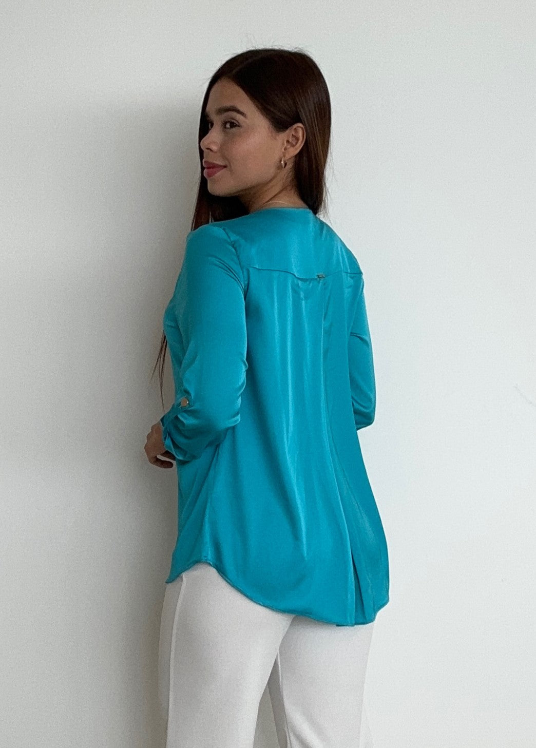 Blusa cuello v manga larga satin