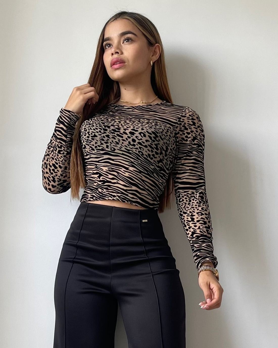 Blusa corta mayatex grabado