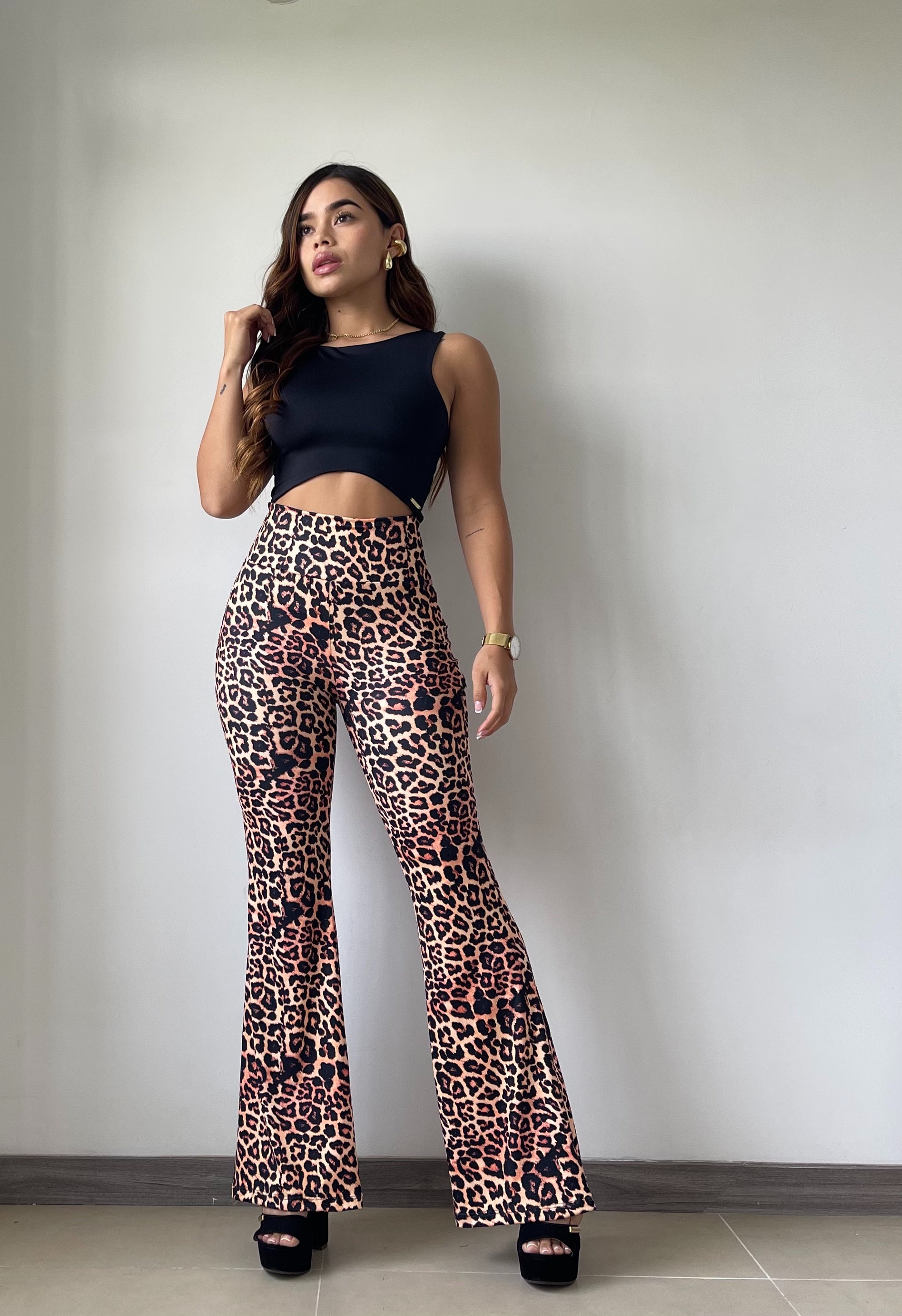 Pantalón bota campana estampado