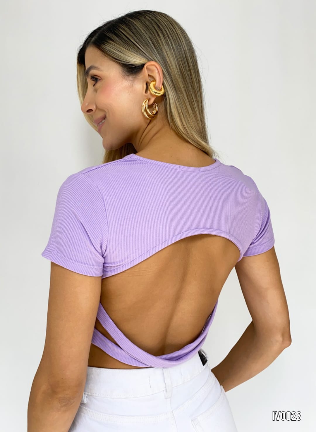 Crop Top Manga Corta Escote En Espalda