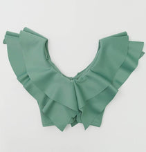 Cargar imagen en el visor de la galería, Blusa corta cuello v boleros

