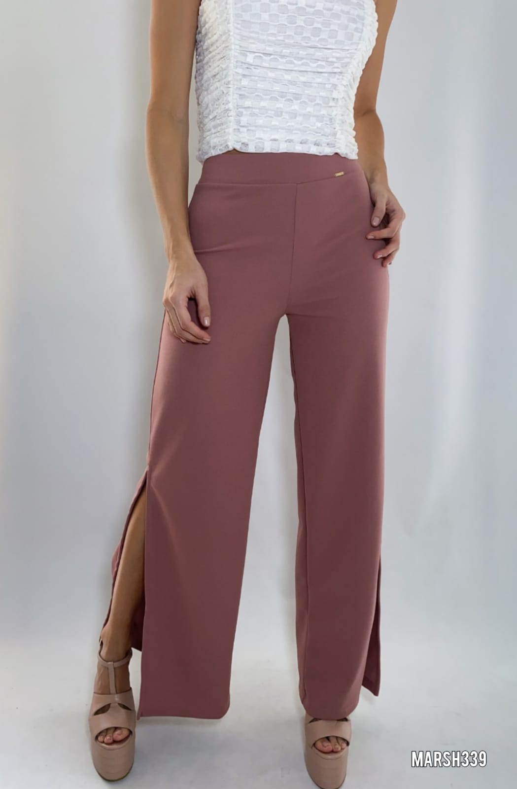 Pantalon Abertura A Los Lados