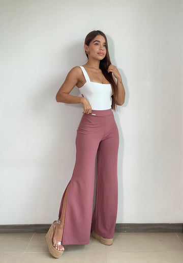 Pantalon Abertura A Los Lados