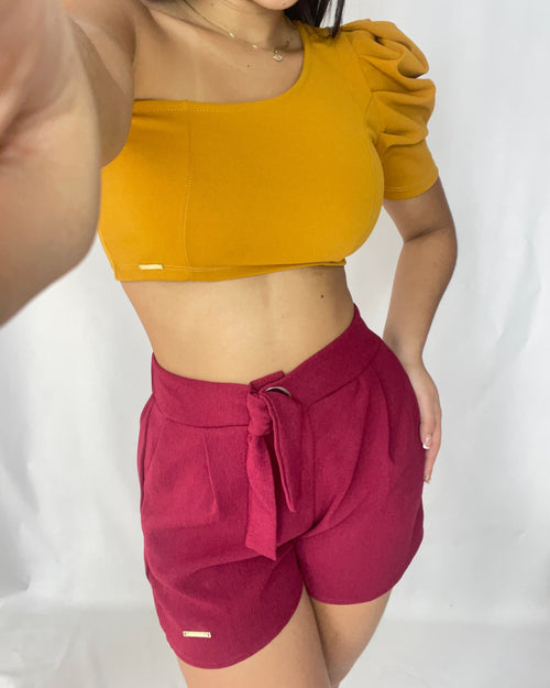 Crop Top Asimétrico Manga Bombacha