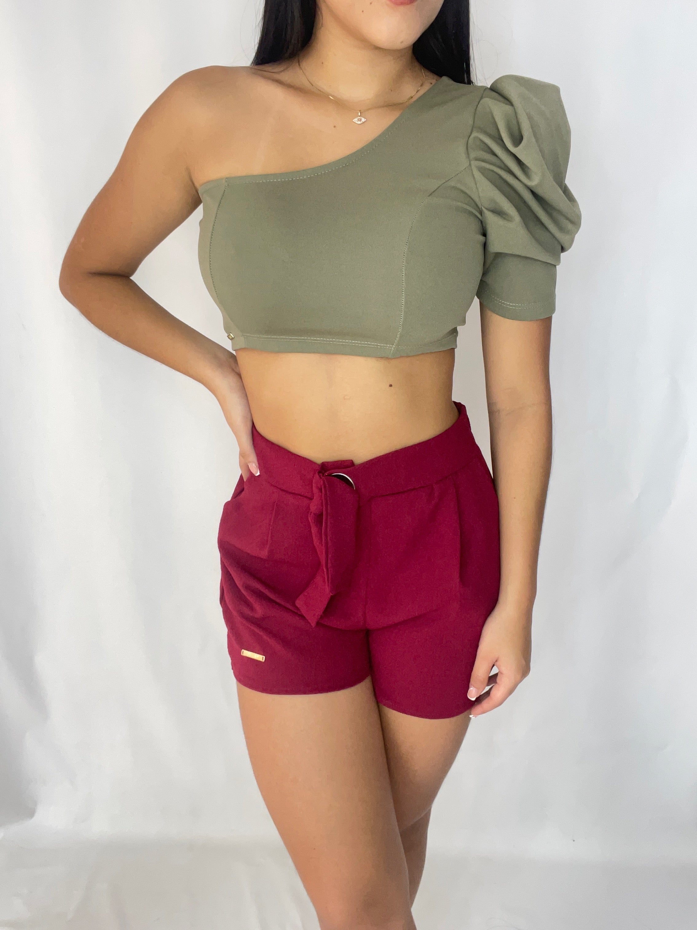 Crop Top Asimétrico Manga Bombacha