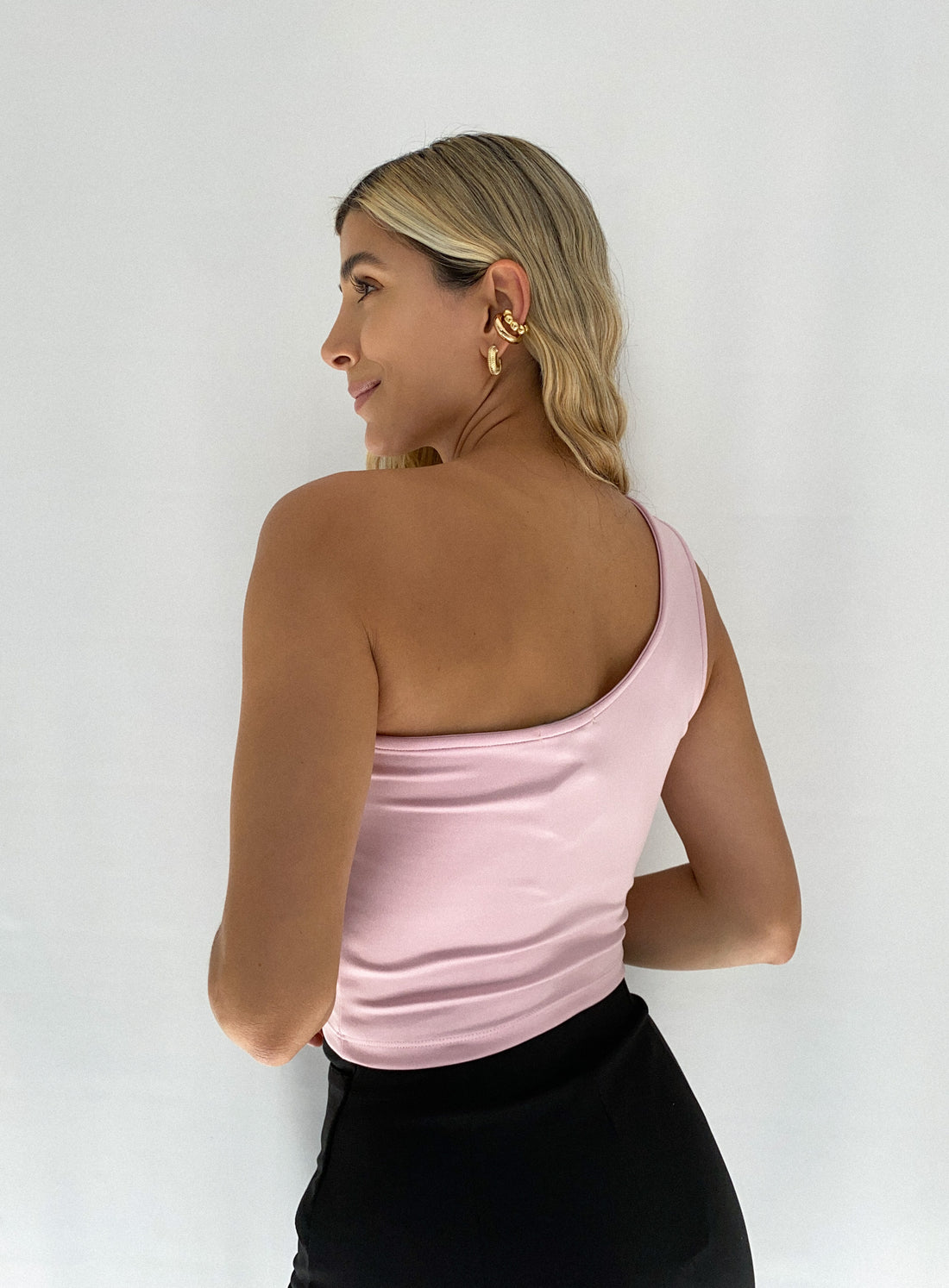 Blusa Asimetrica Corta Solo Fondo