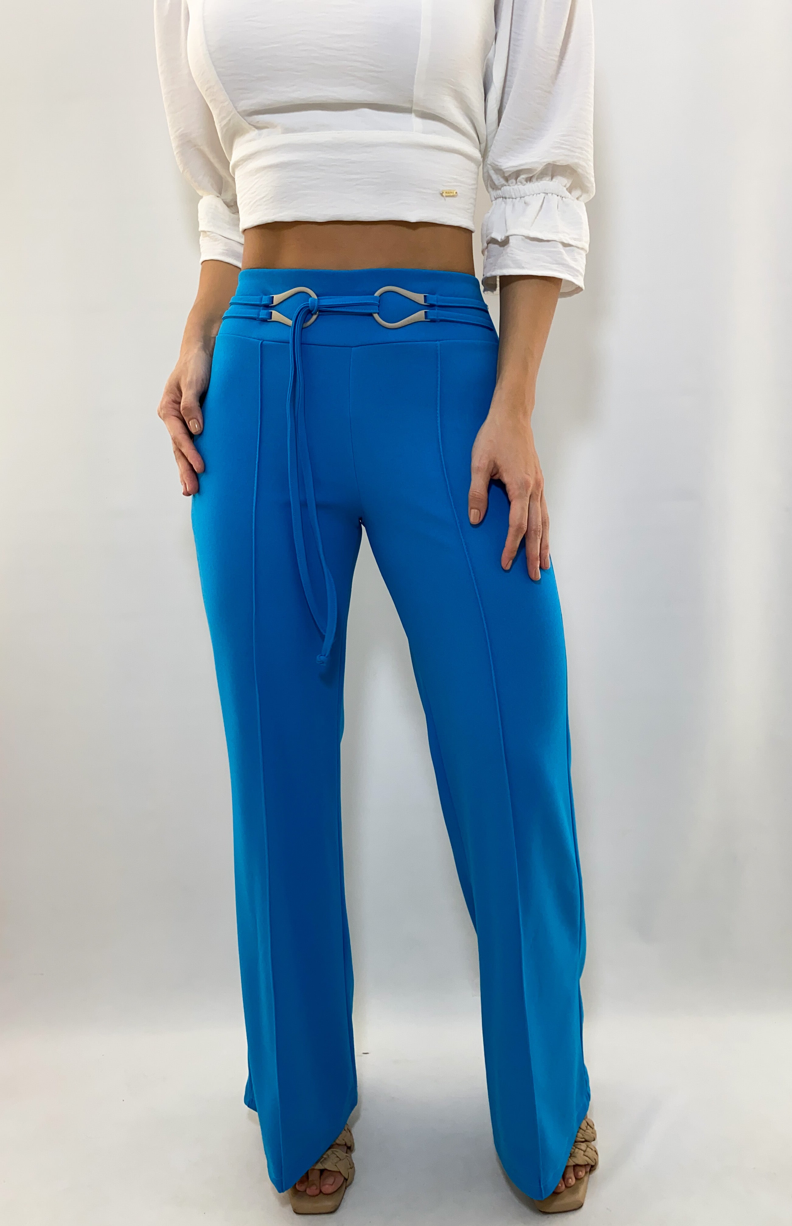 Pantalon Bota Ancha Con Herraje Ovalo