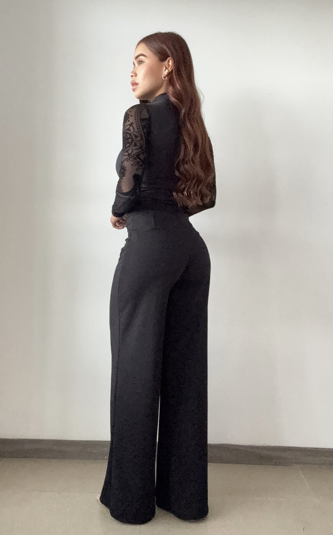Pantalon Bota Ancha Con Herraje Ovalo