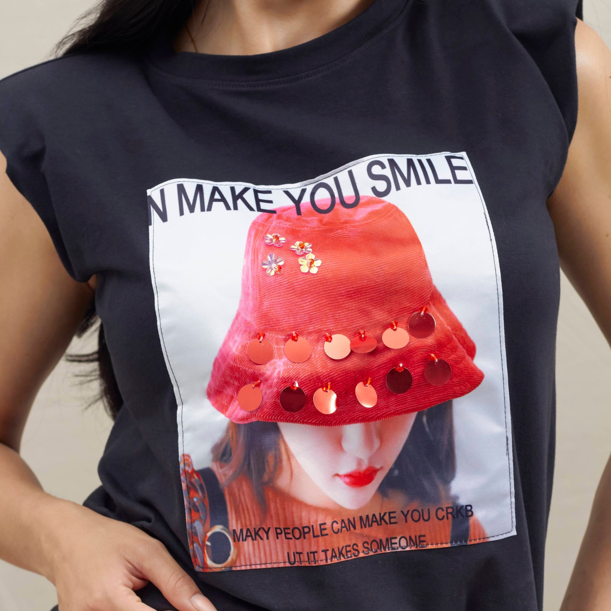 Blusa Hombreras Aplique