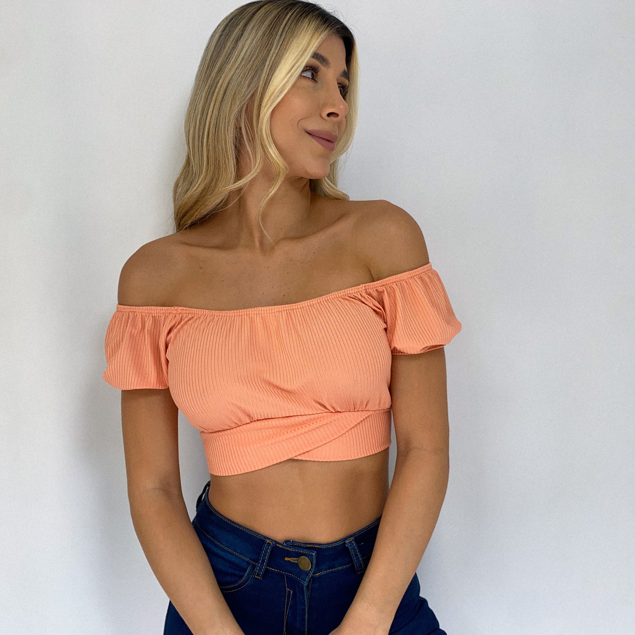 Crop Top Manga Corta Resorte Amarrar