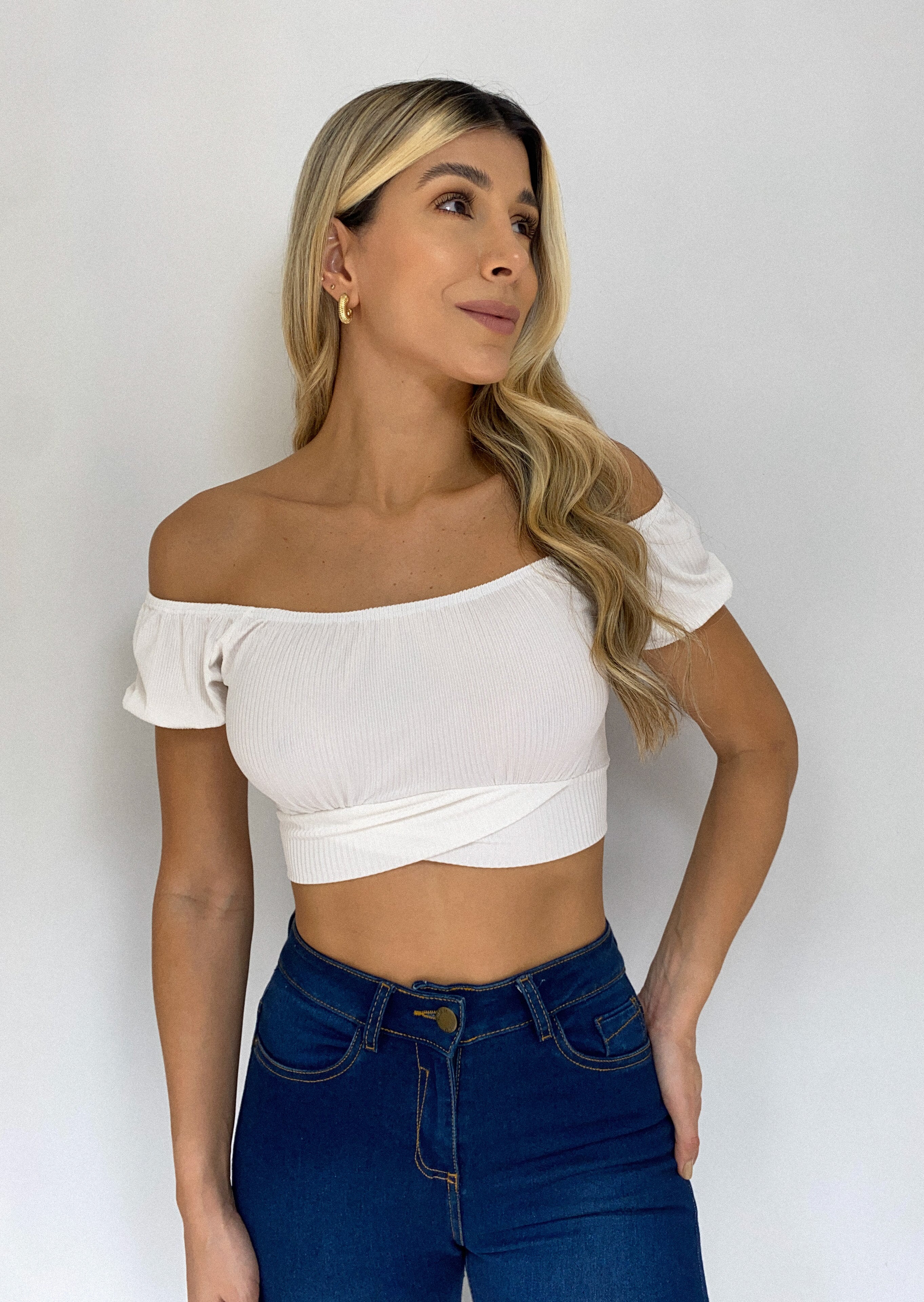 Crop Top Manga Corta Resorte Amarrar