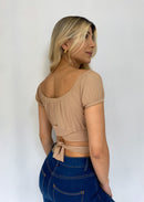 Crop Top Manga Corta Resorte Amarrar