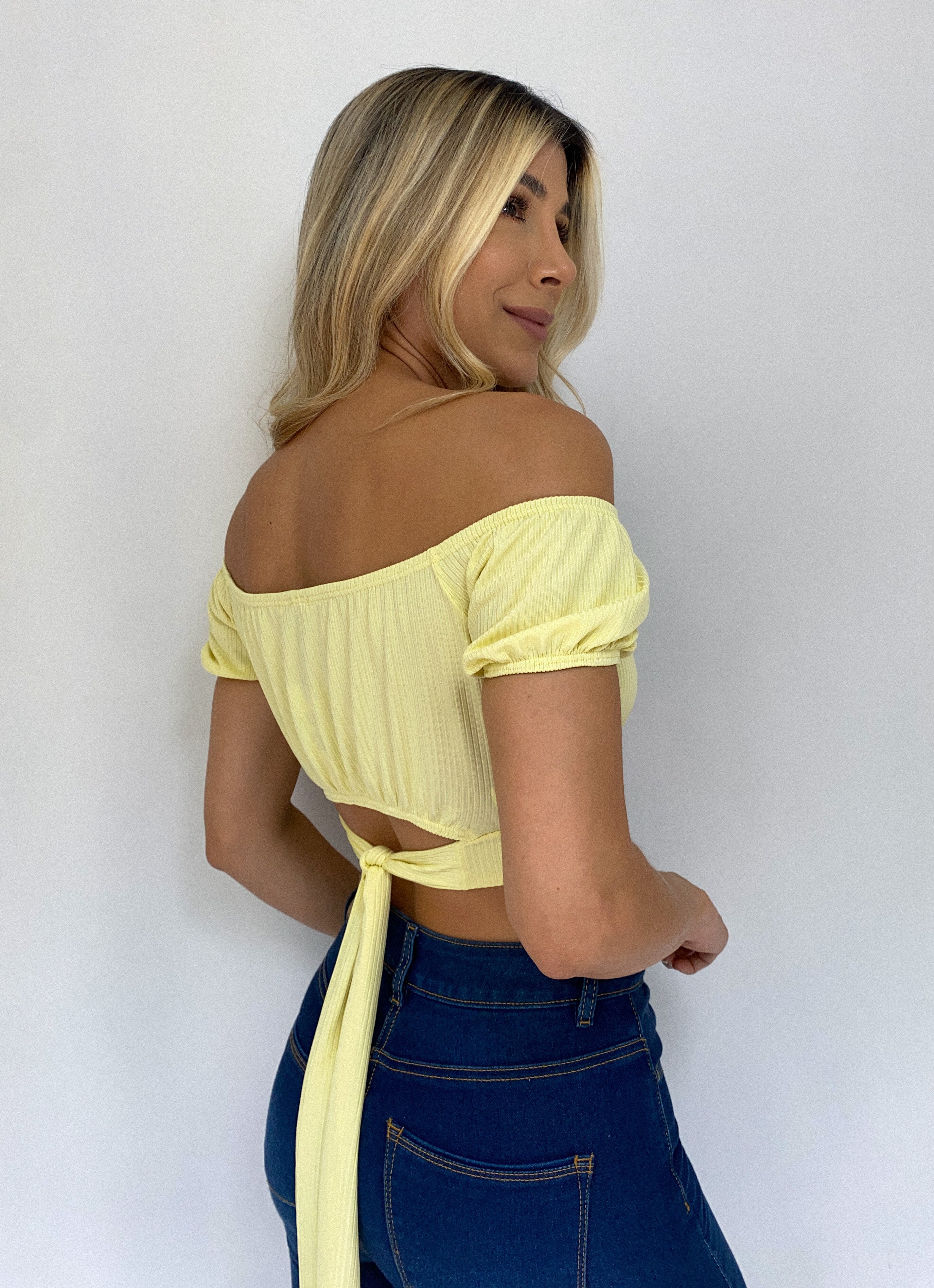 Crop Top Manga Corta Resorte Amarrar