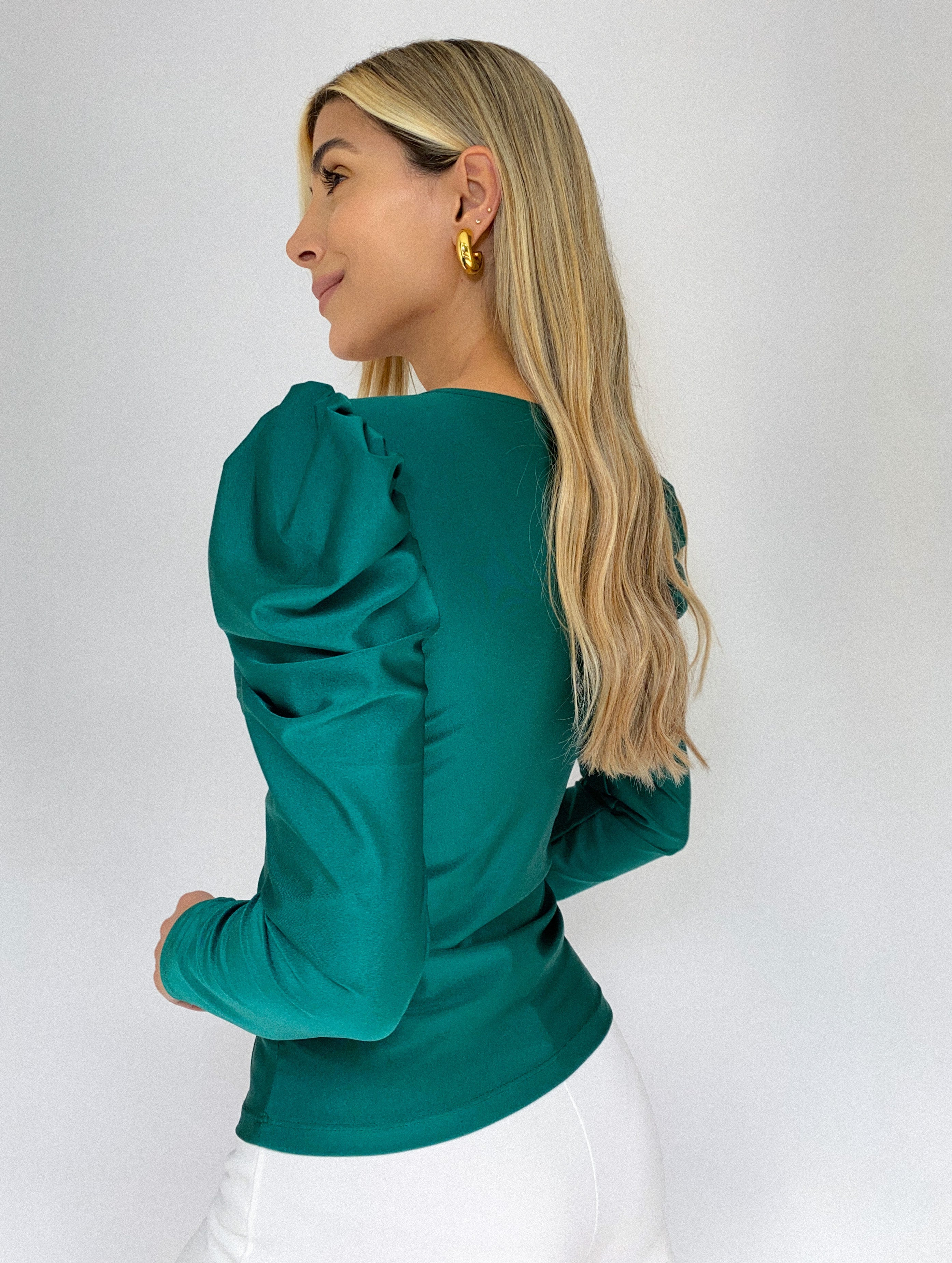 Blusa Manga Larga Bombacha Nudo En Busto