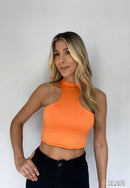 Crop Top Cuello Alto Escote Espalda