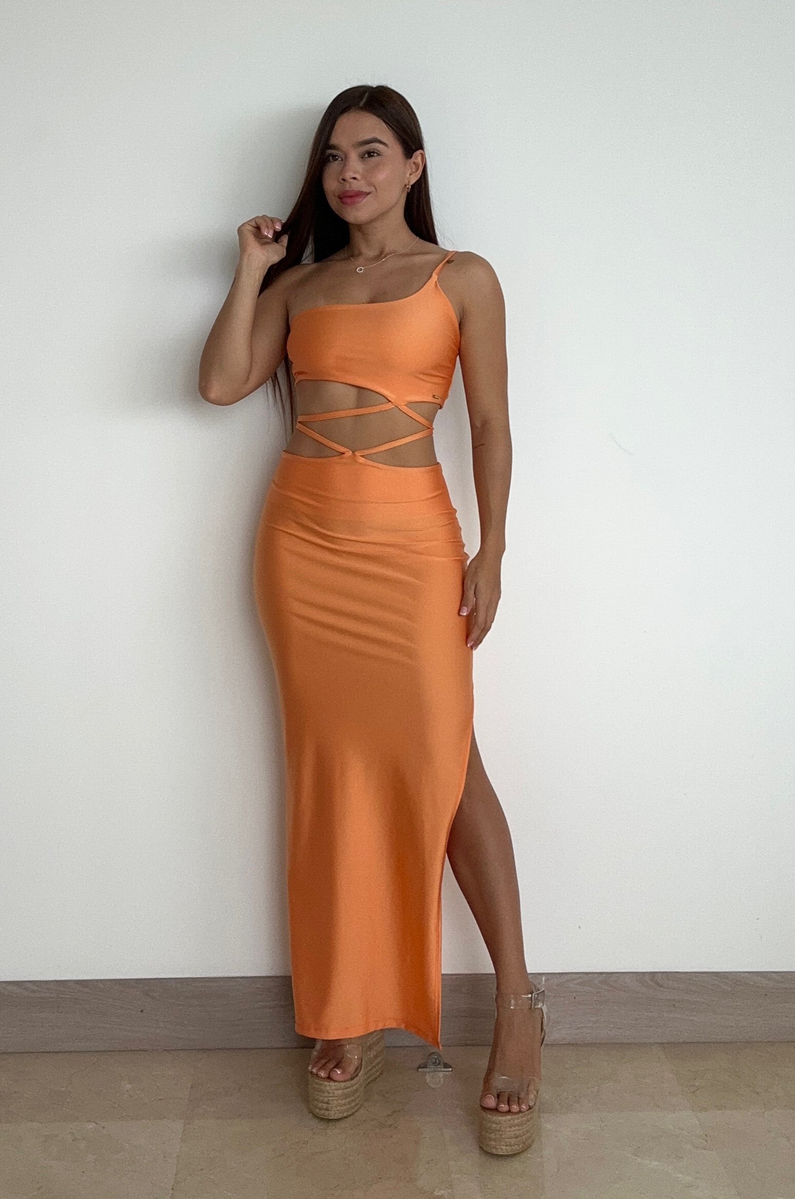 Conjunto Croptop Tiras Falda Abertura