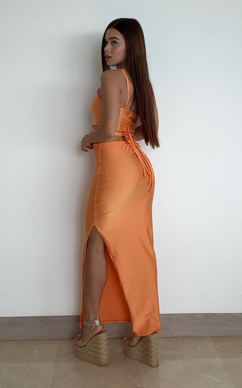 Conjunto Croptop Tiras Falda Abertura