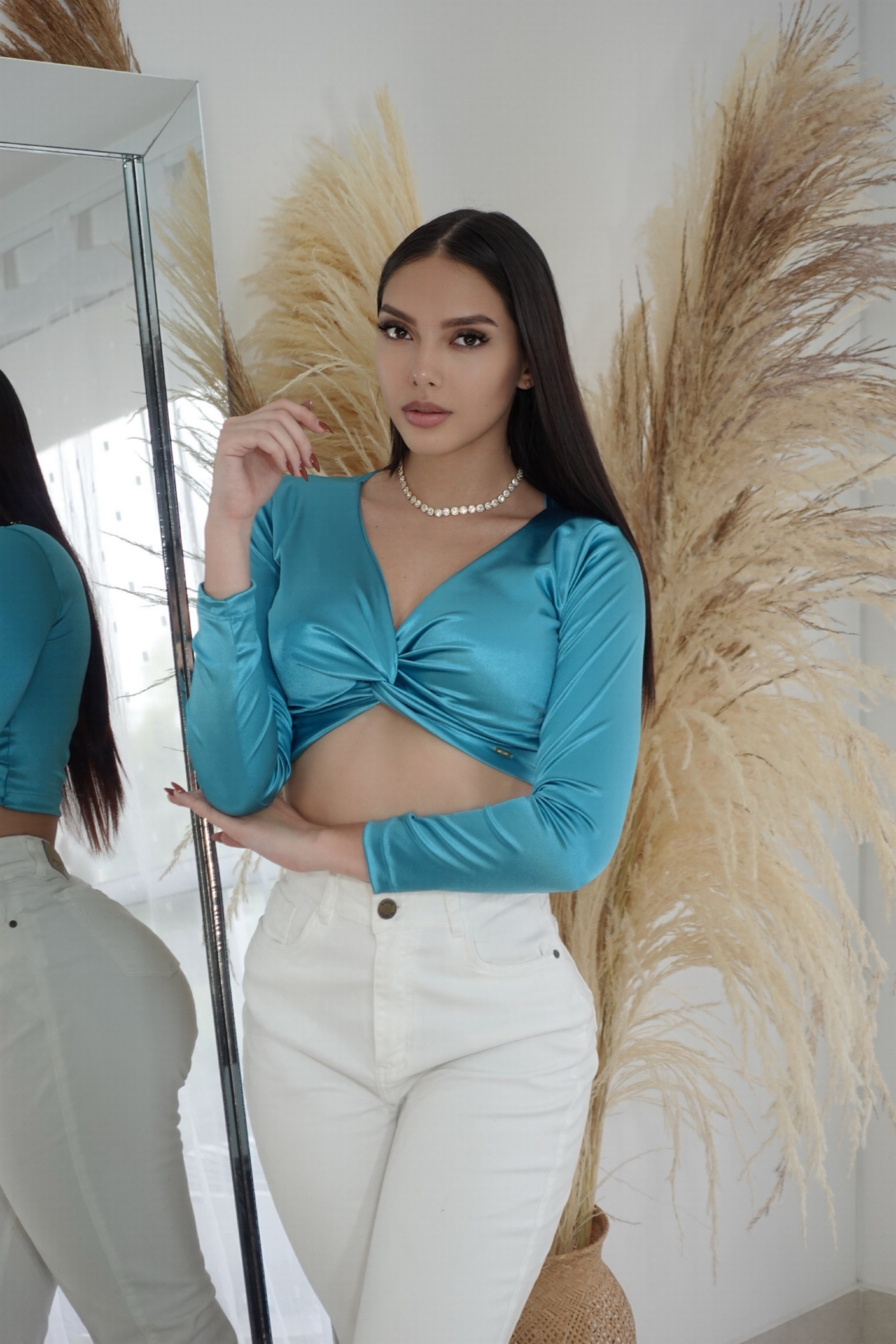 Blusa Manga Larga Nudo Adelante