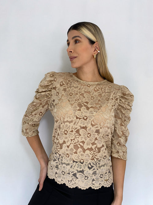 Blusa Blonda Manga Corta Bombacha