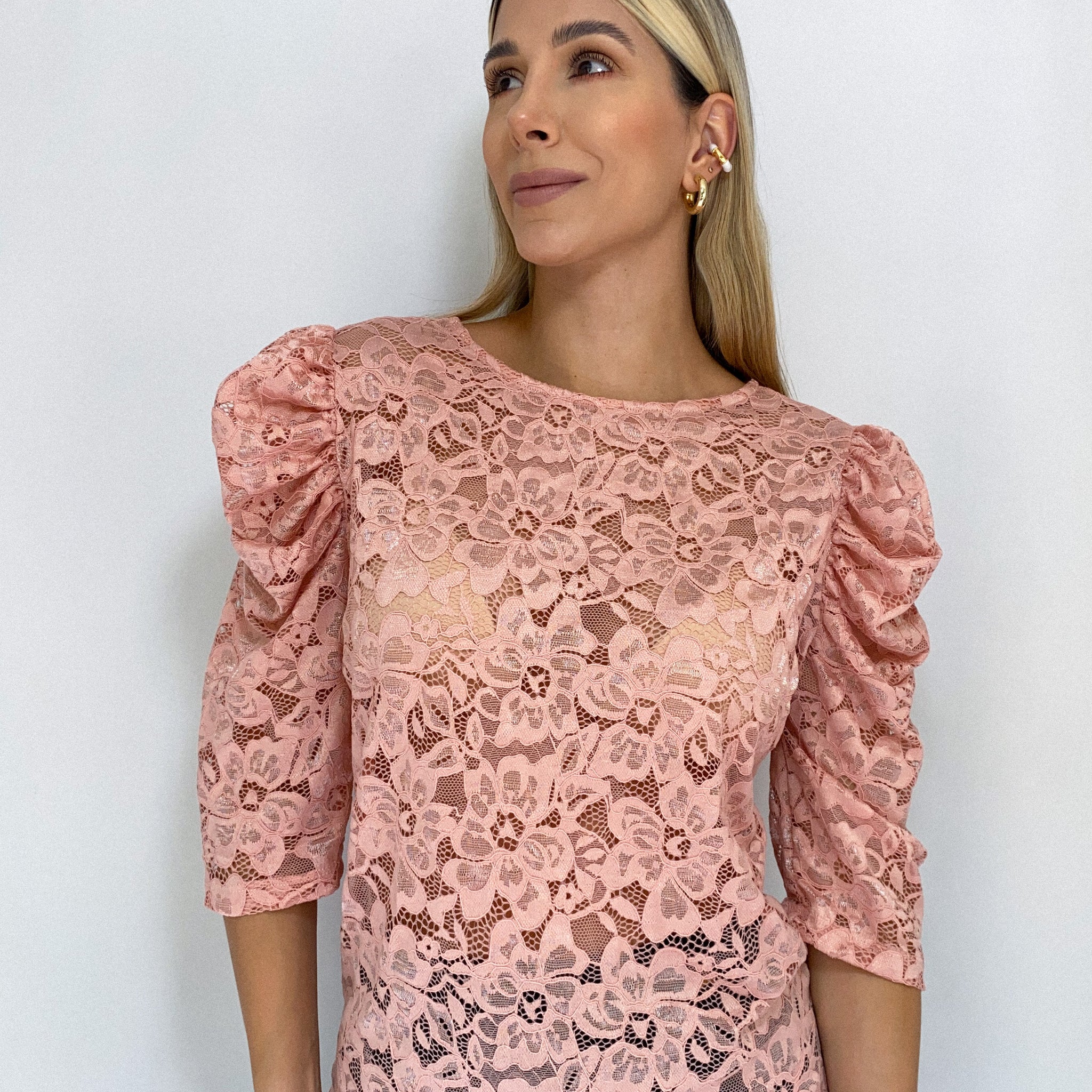Blusa Blonda Manga Corta Bombacha