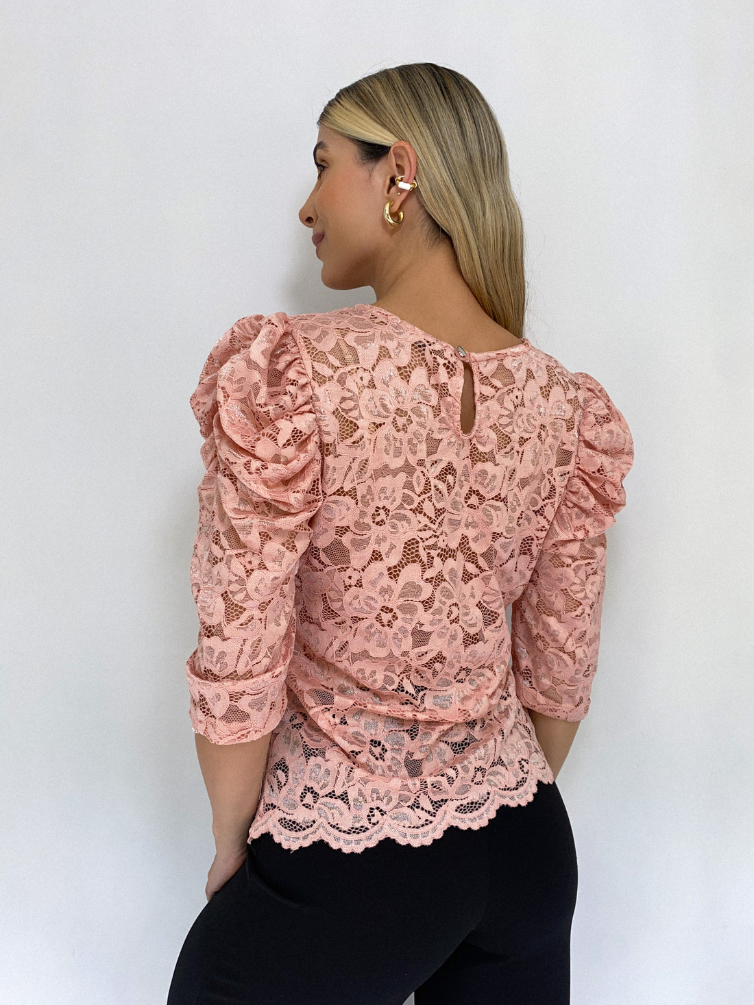 Blusa Blonda Manga Corta Bombacha