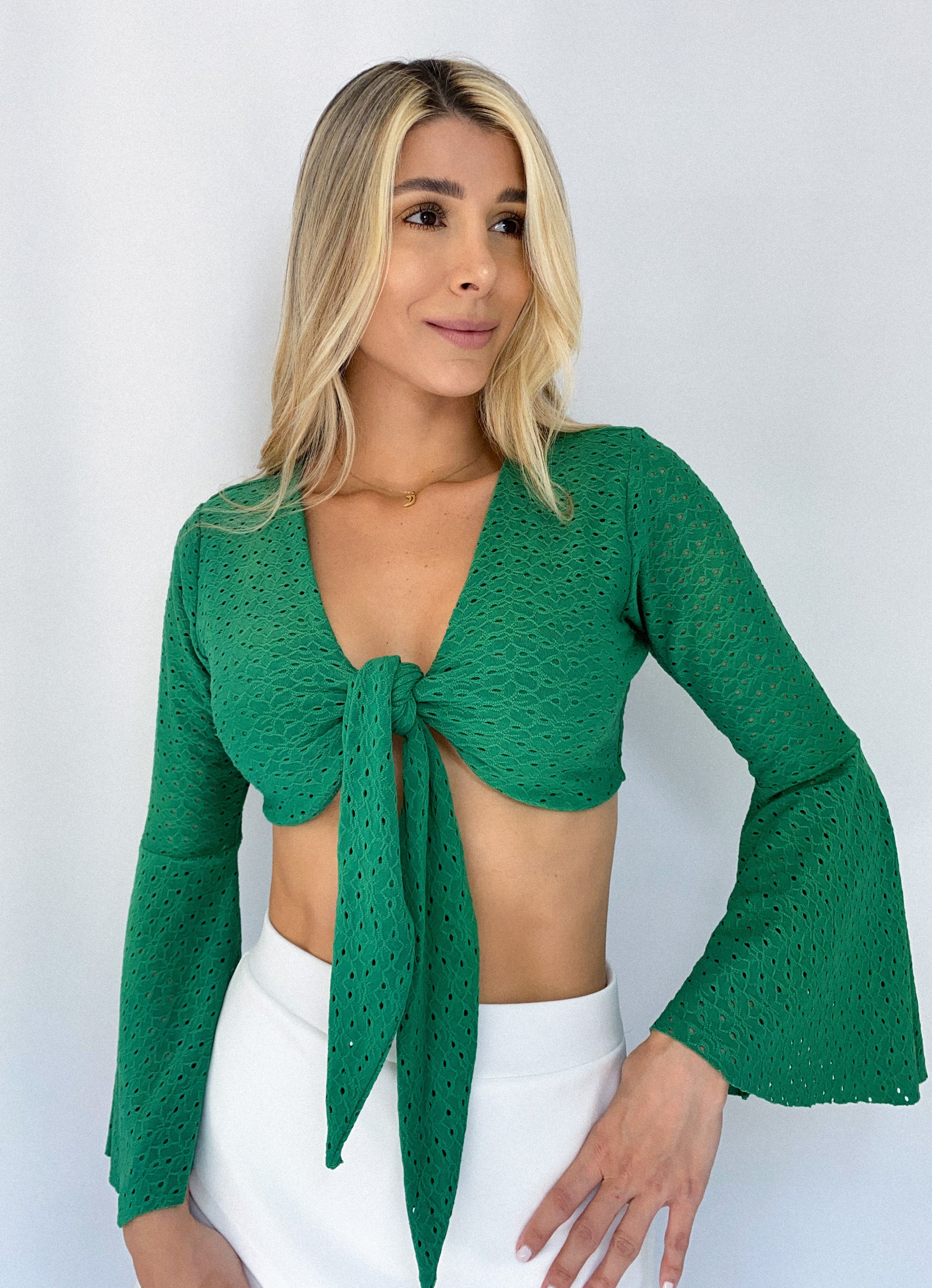 Blusa Corta De Amarrar Manga Campana