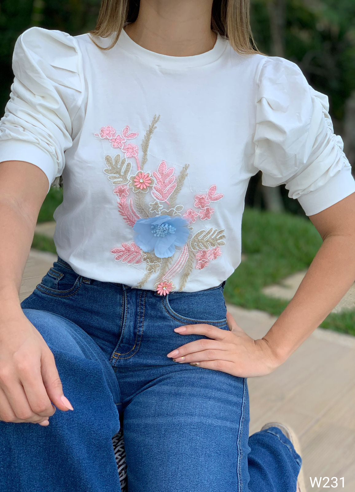 Blusa manga bombacha prenses aplique flor azul