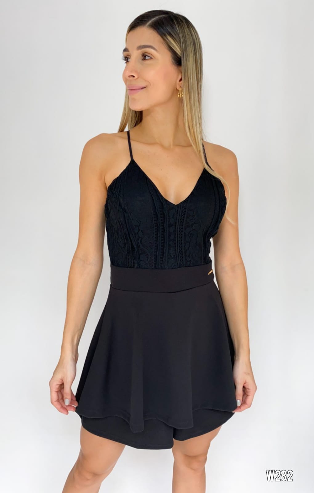 Vestido Corto Blusa Blonda