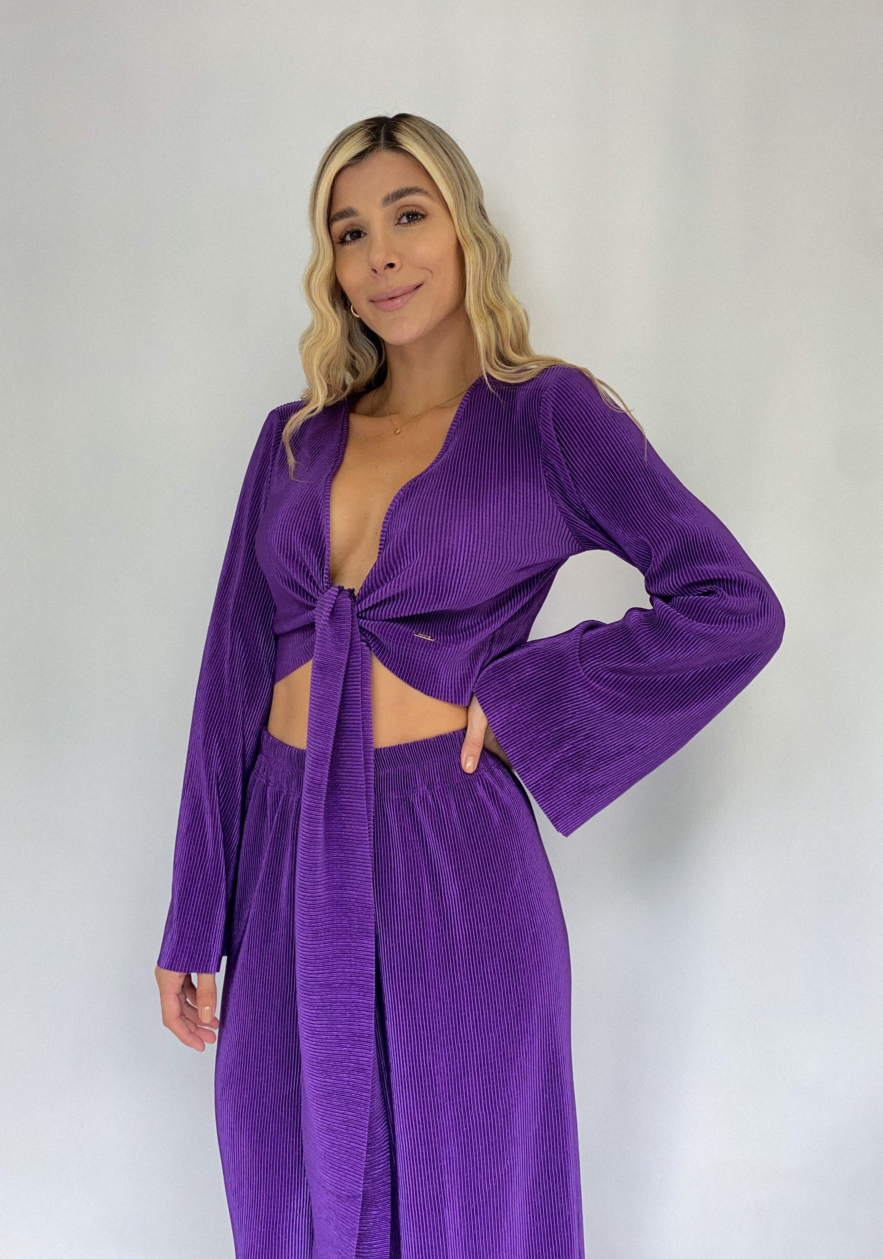 Blusa Manga Larga Amarra Centro Plisada