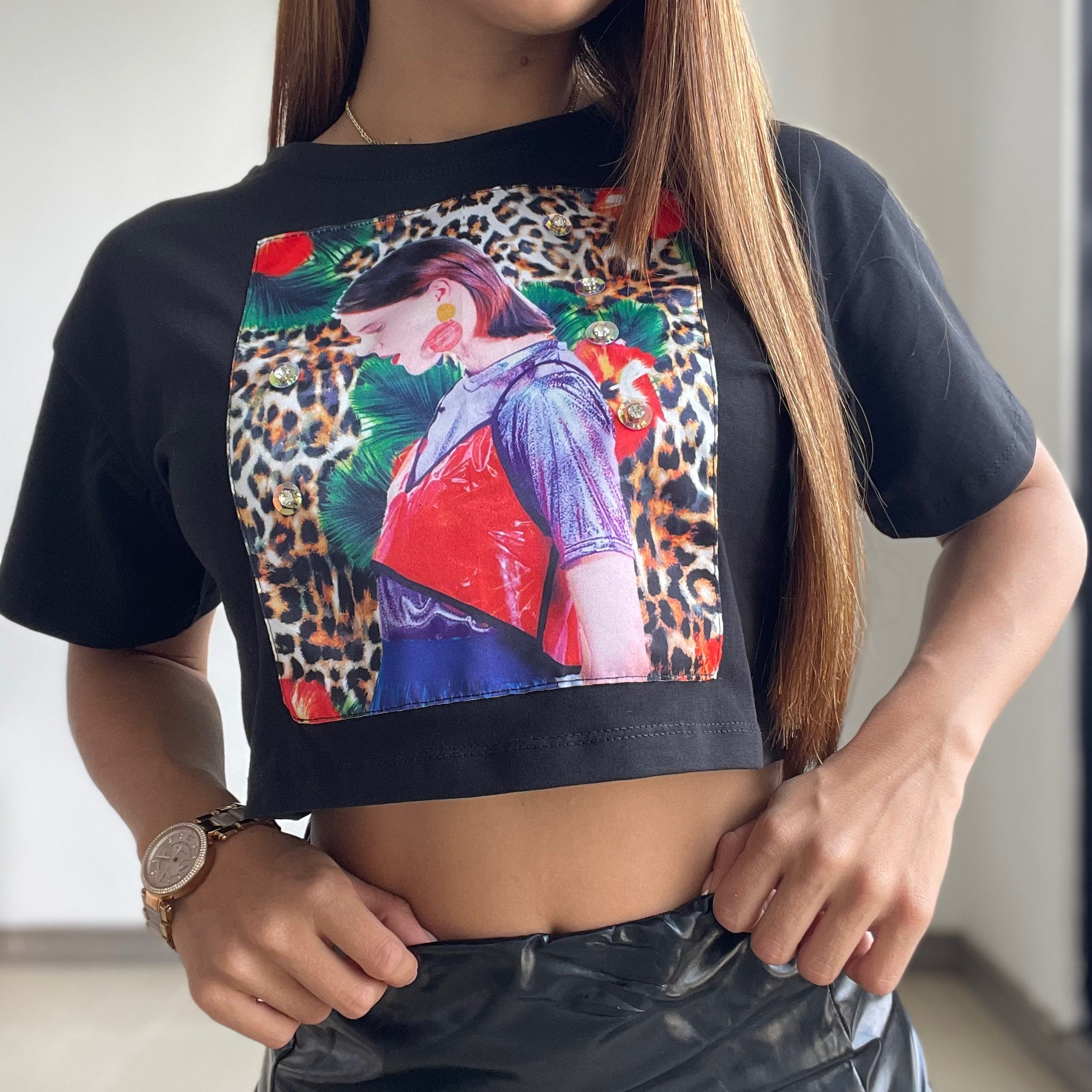 Camiseta Corta Over Size Unicolor Apliqu