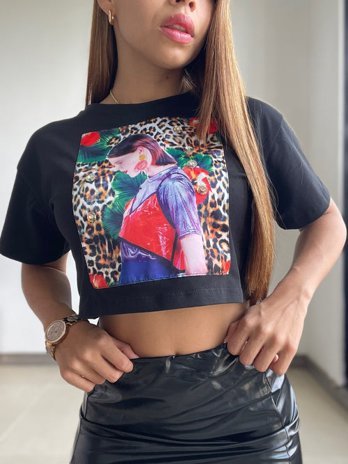 Camiseta Corta Over Size Unicolor Apliqu