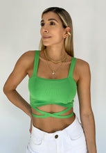 Cargar imagen en el visor de la galería, Crop top unicolor en hilo
