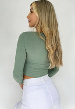 Cargar imagen en el visor de la galería, Blusa rib manga larga escote cuadrado
