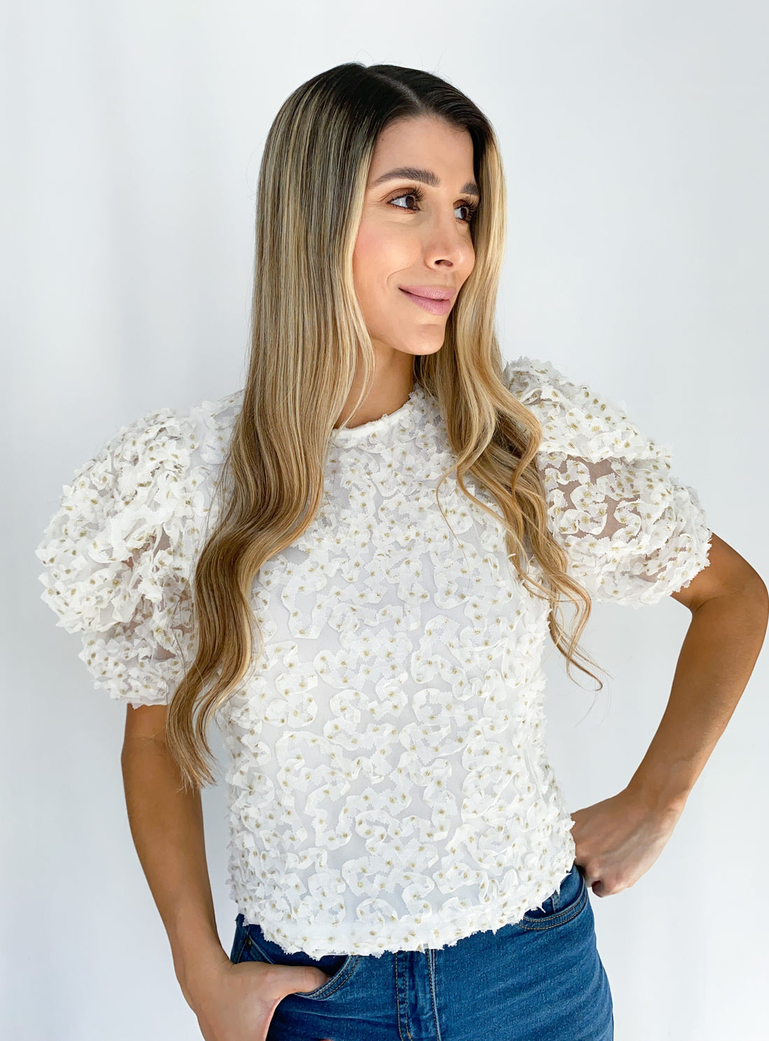 Blusa manga corta flores brillos