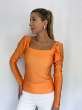 Cargar imagen en el visor de la galería, Blusa manga larga escote cuadrado
