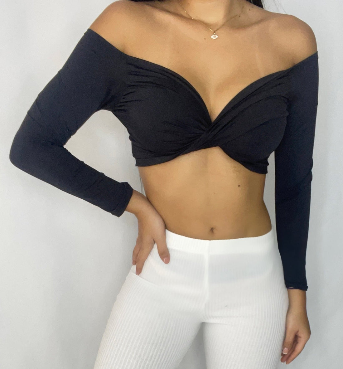 Crop top manga larga cruzado